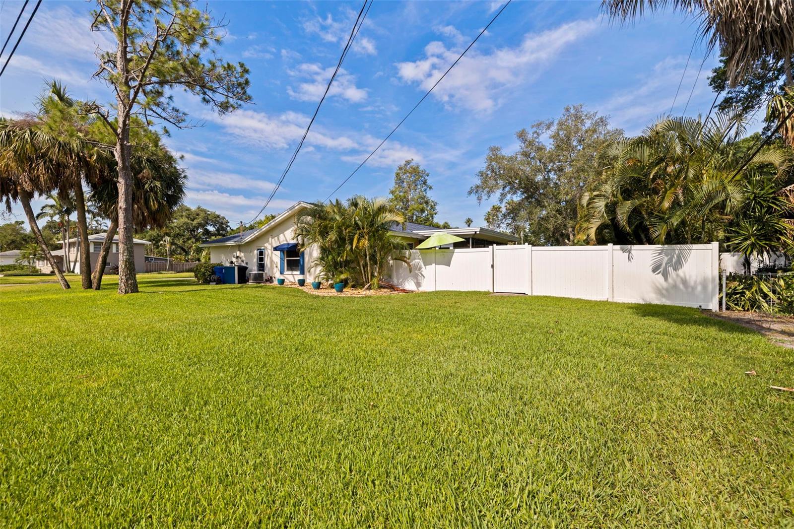 BAHAMA BEACH REP - Residential