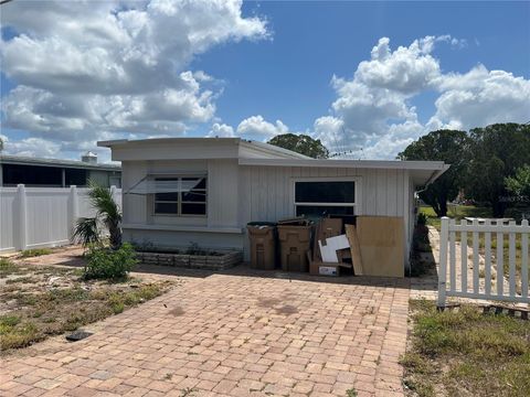 Photo of 12635 Milwaukee Avenue, Tavares, FL 32778 (MLS # O6271809)