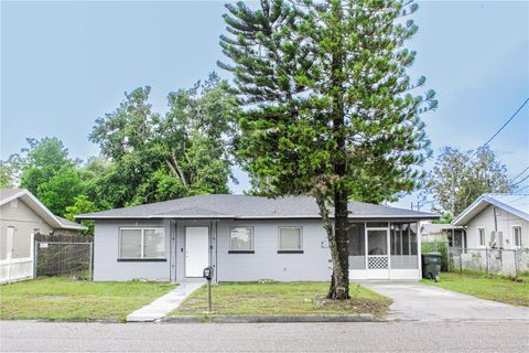 A home in LAKE ALFRED