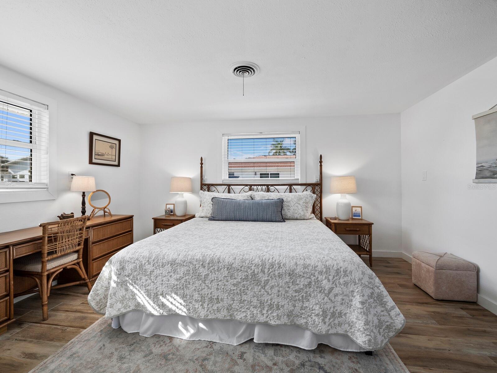 LONGBOAT KEY - Residential