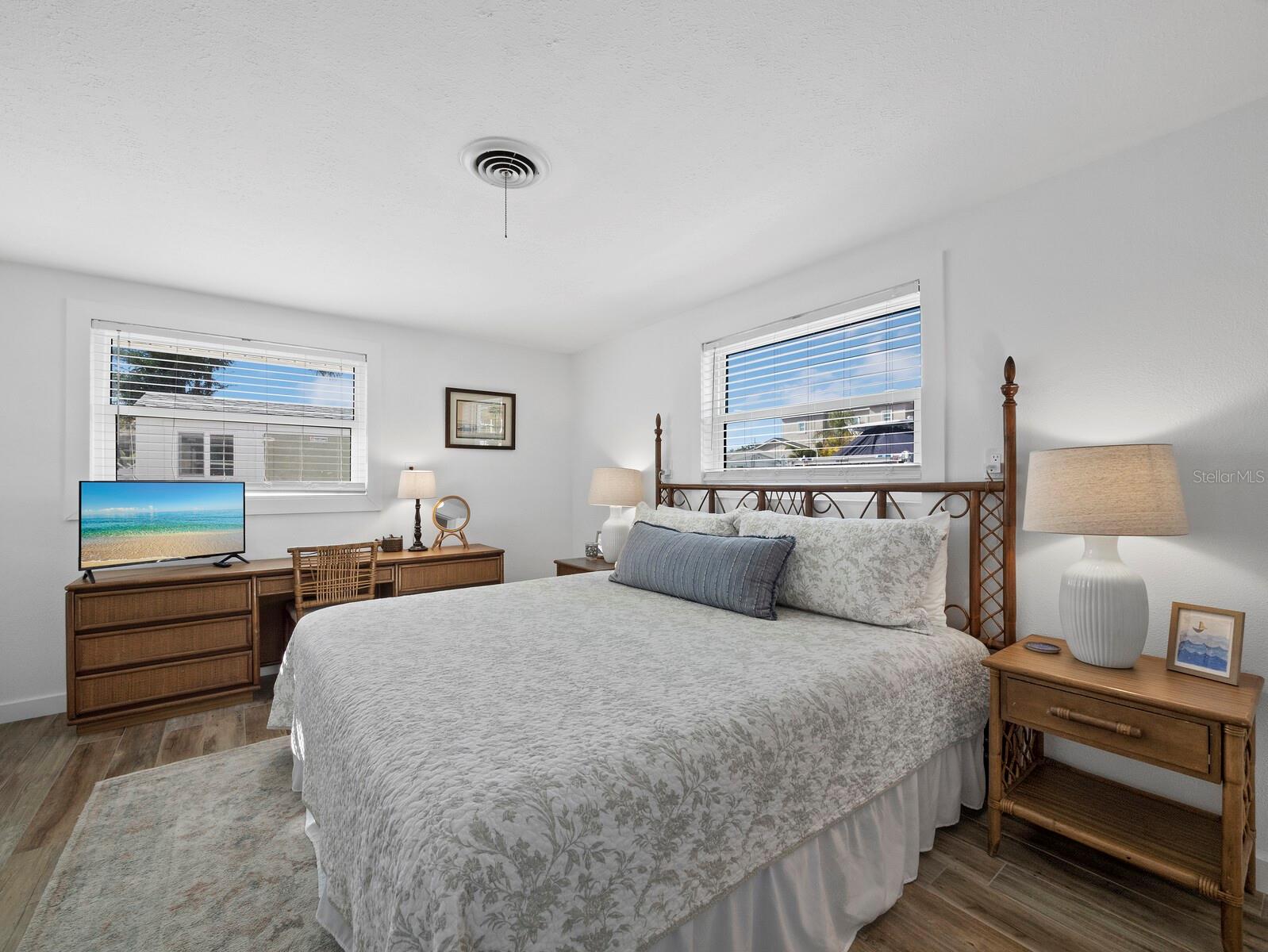 LONGBOAT KEY - Residential