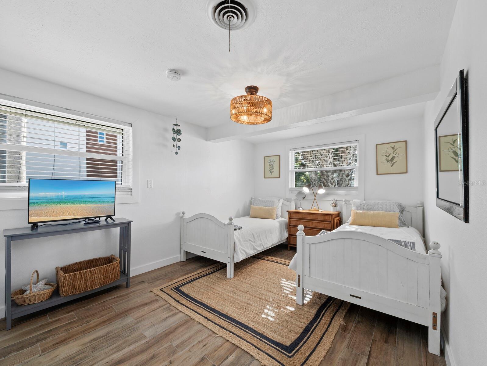 LONGBOAT KEY - Residential