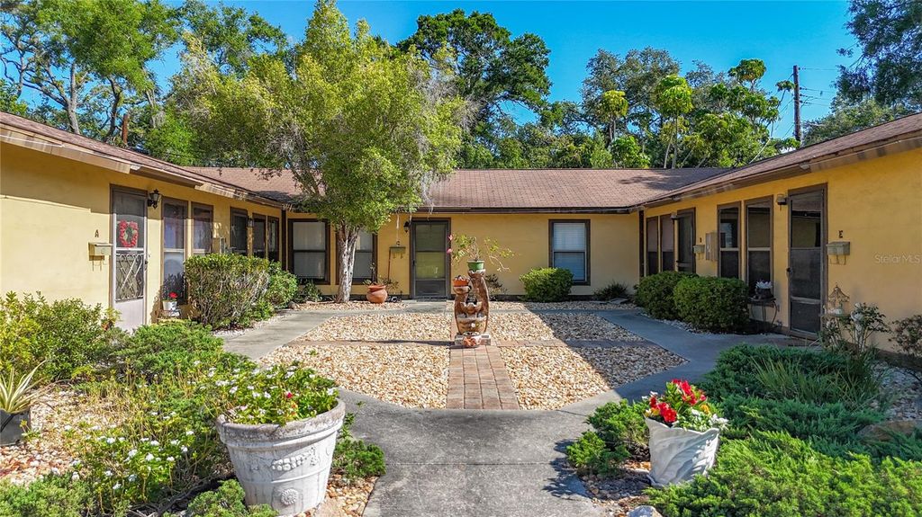 Photo of 2006 7th Avenue W #B, Bradenton, FL 34205 (MLS # A4691534)