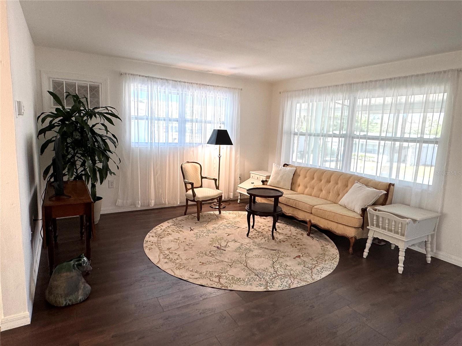 BEVERLY HILLS - Residential