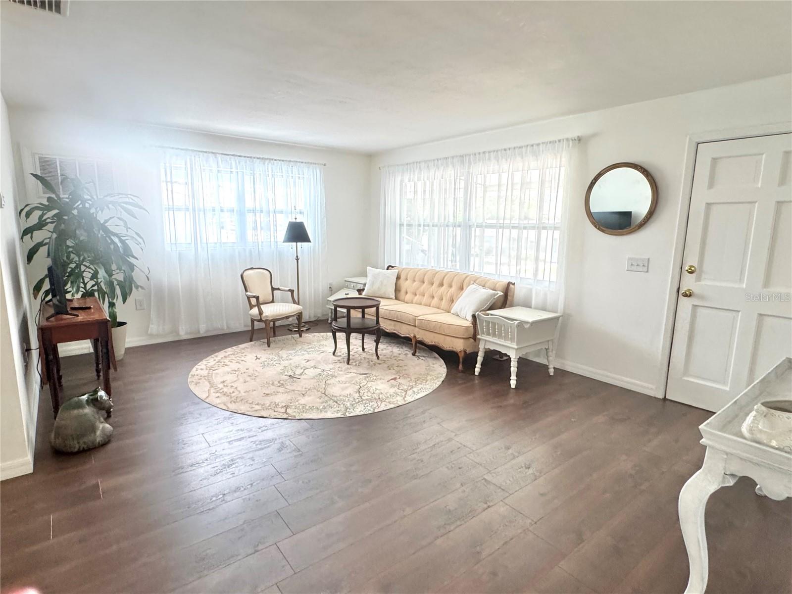 BEVERLY HILLS - Residential