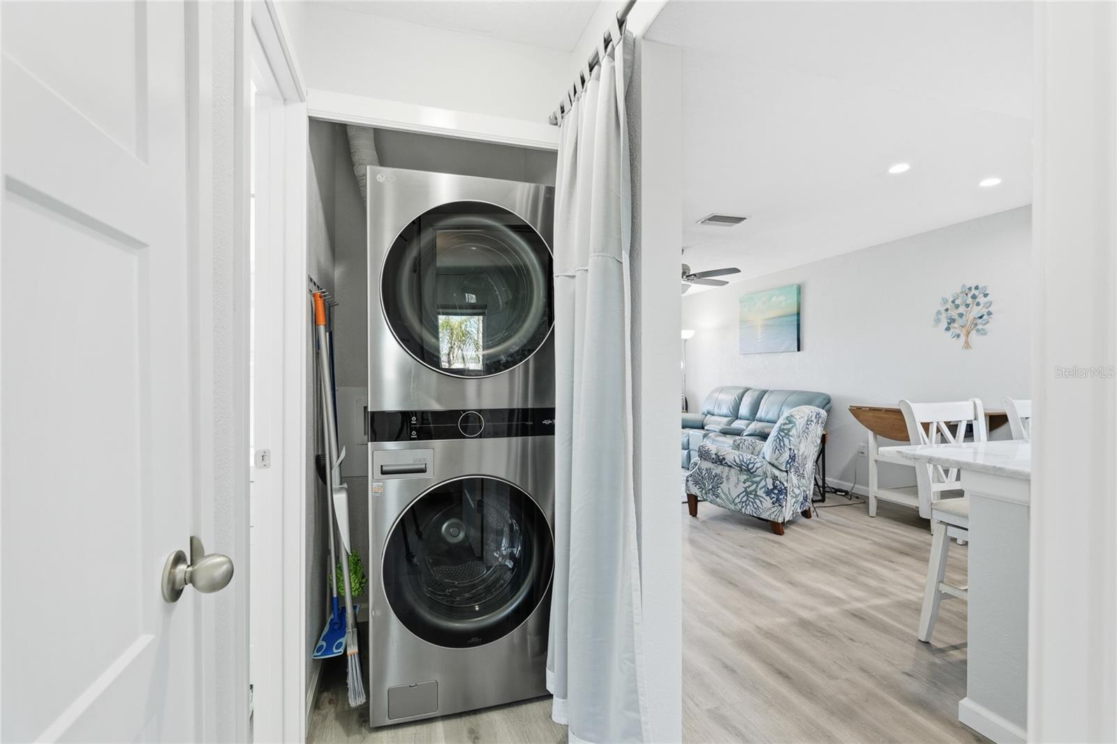 HERON POINTE - Residential