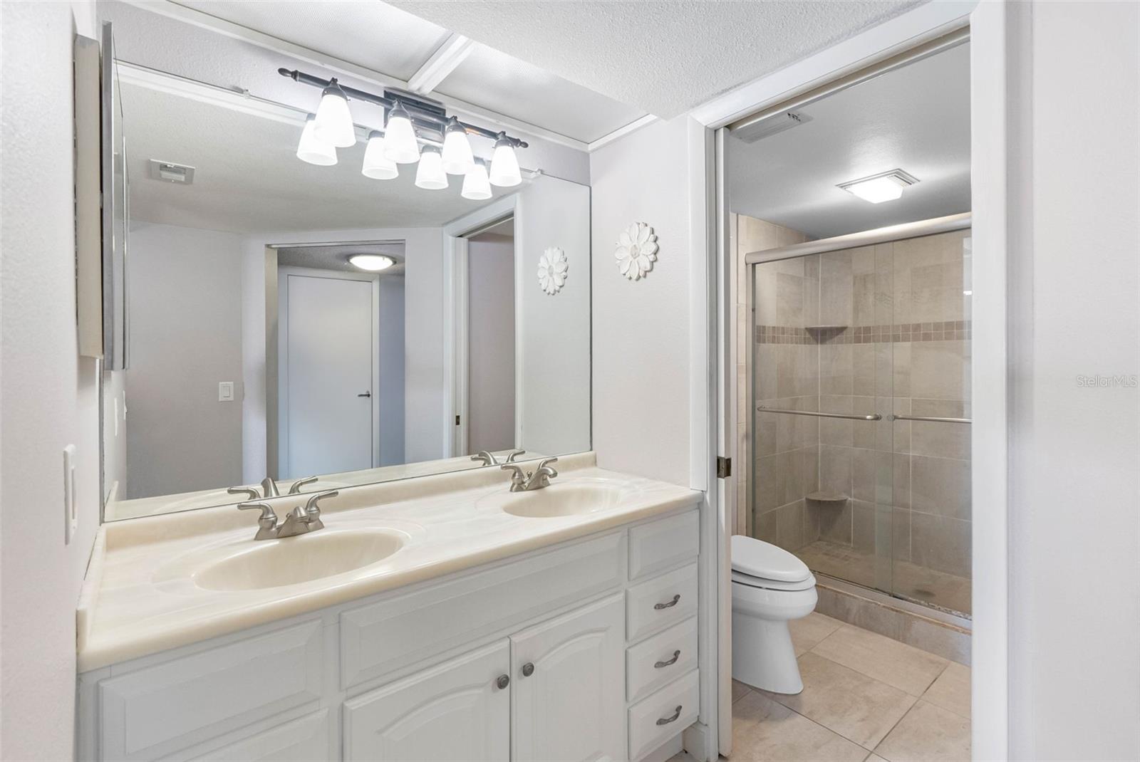 ANCHOR COVE 1 CONDO - Residential