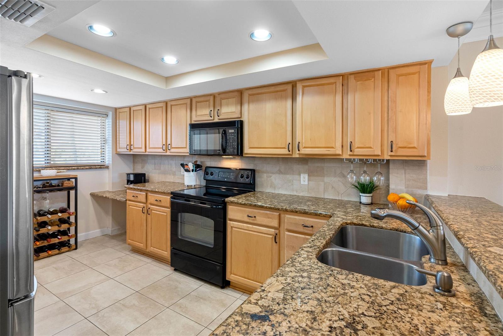 ANCHOR COVE 1 CONDO - Residential