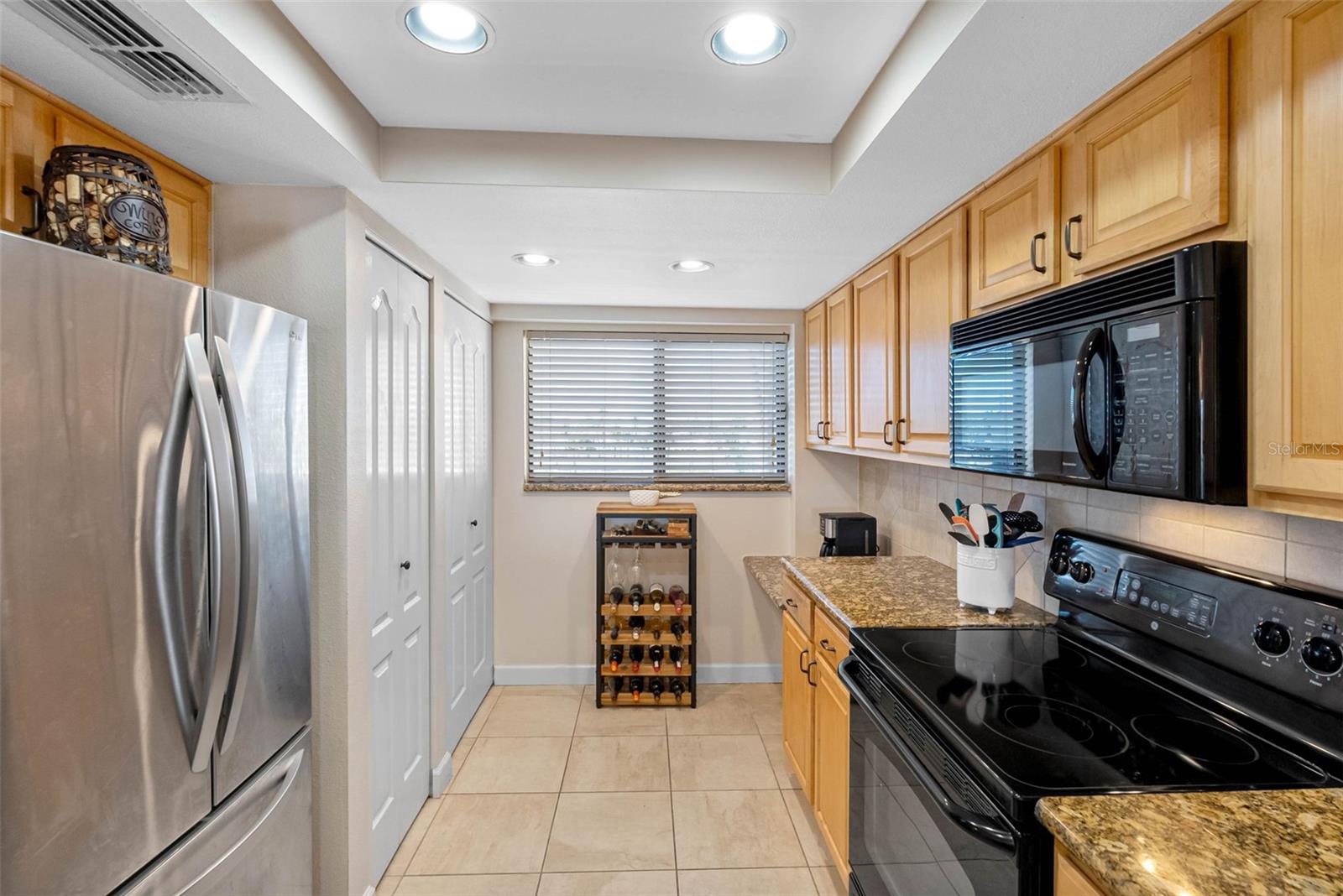 ANCHOR COVE 1 CONDO - Residential