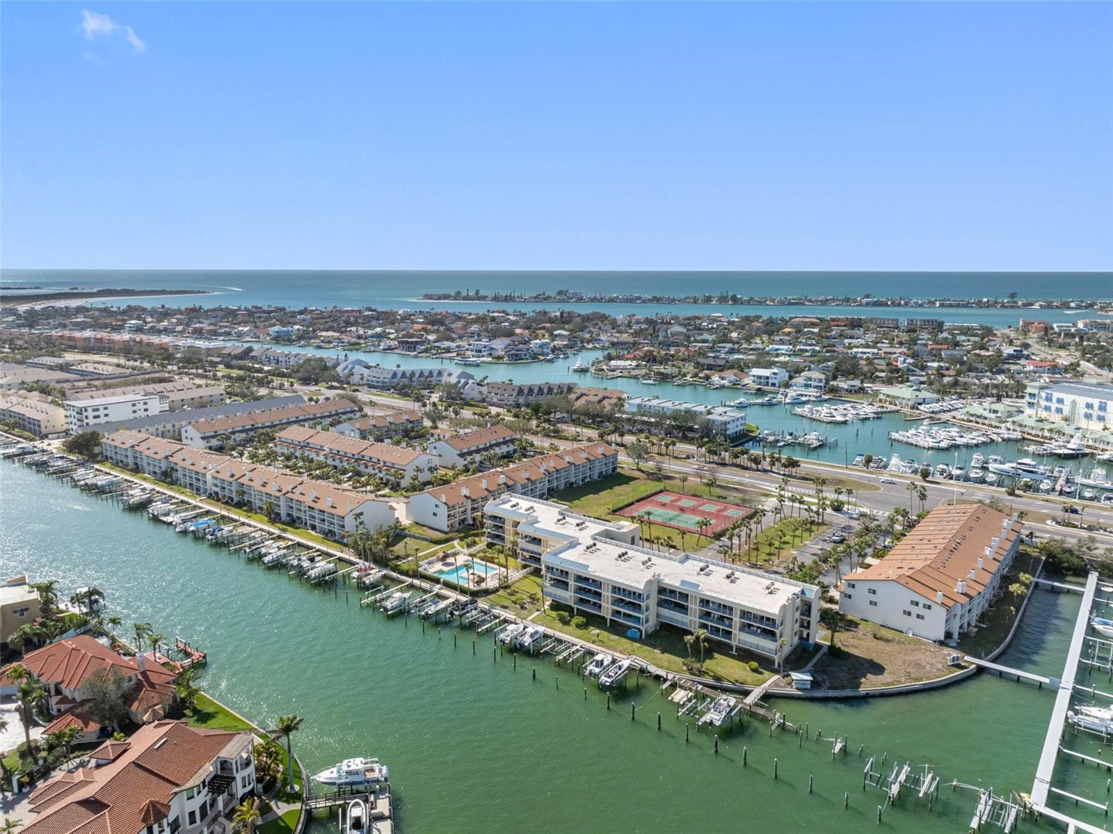 ANCHOR COVE 1 CONDO - Residential