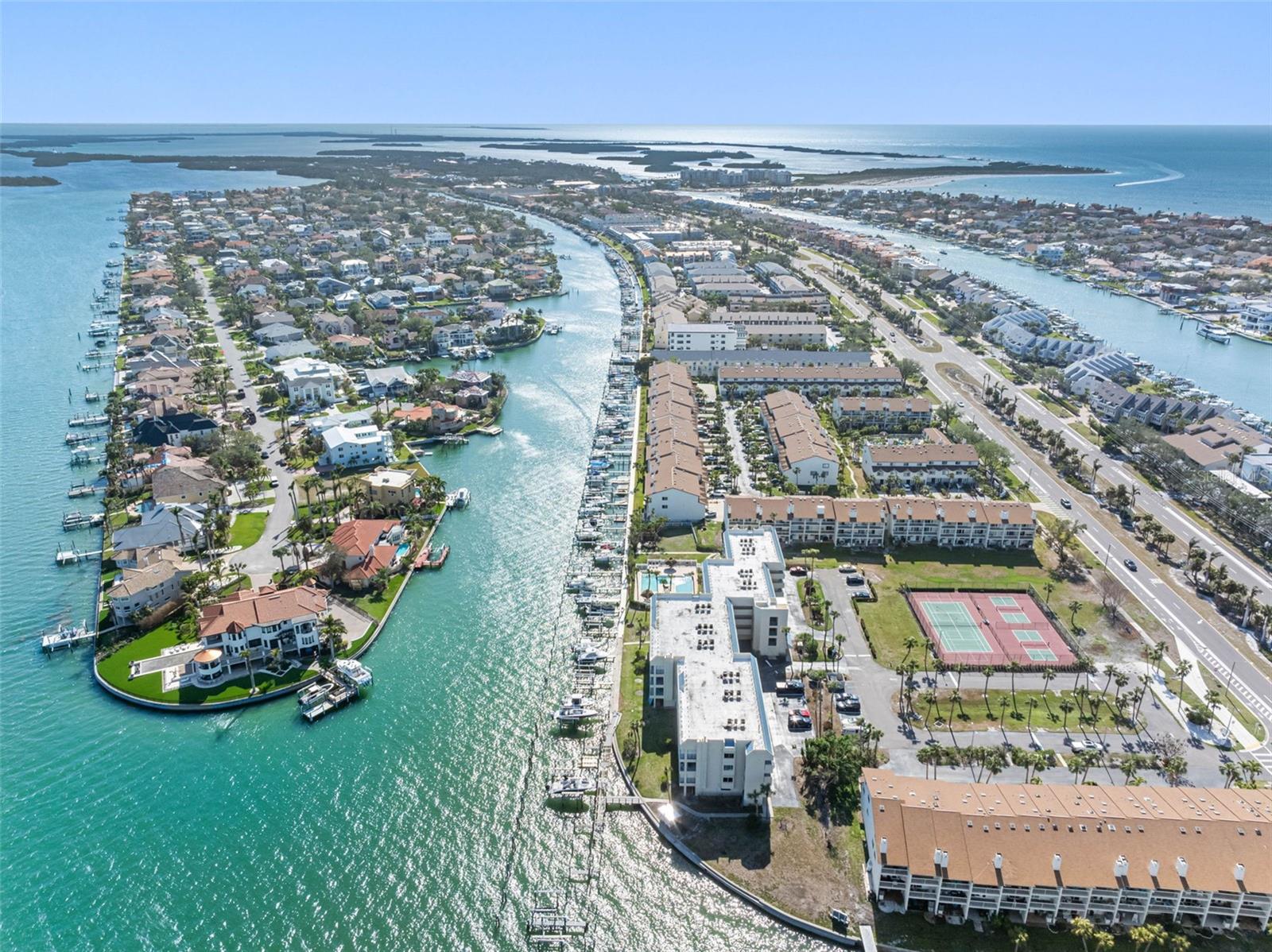 ANCHOR COVE 1 CONDO - Residential
