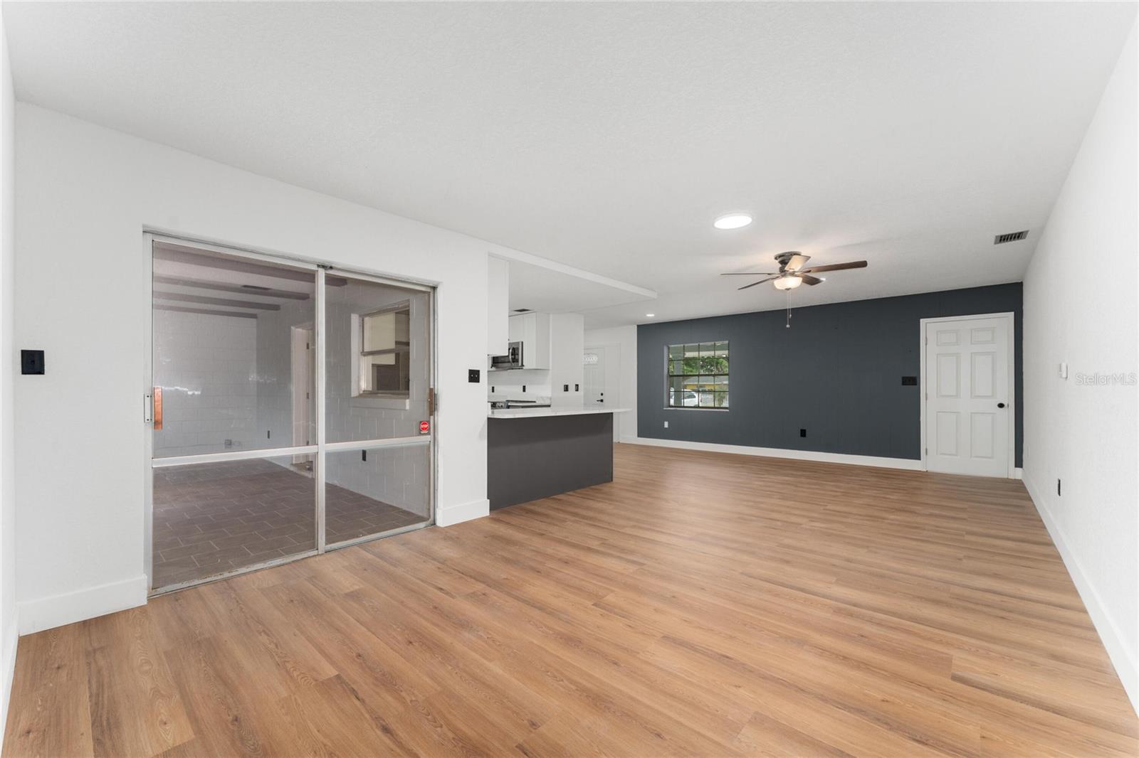 2817 ARROW LANE