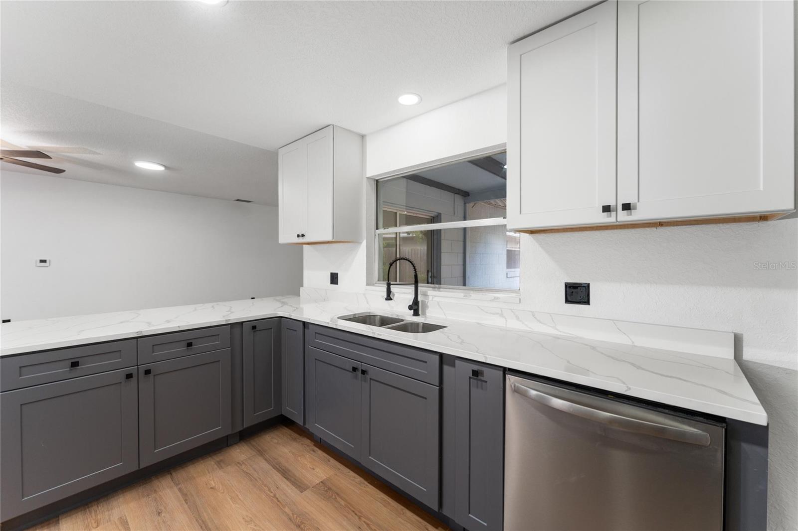 2817 ARROW LANE
