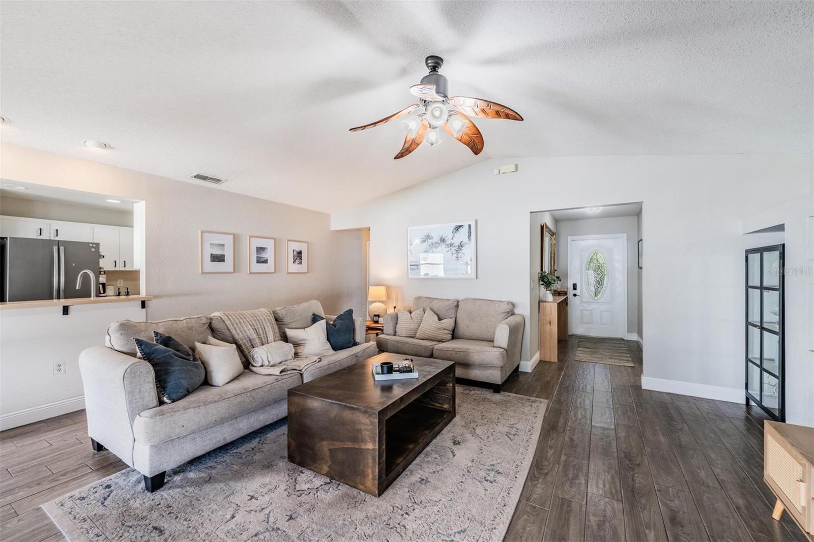 WINSTON MANOR - Residential