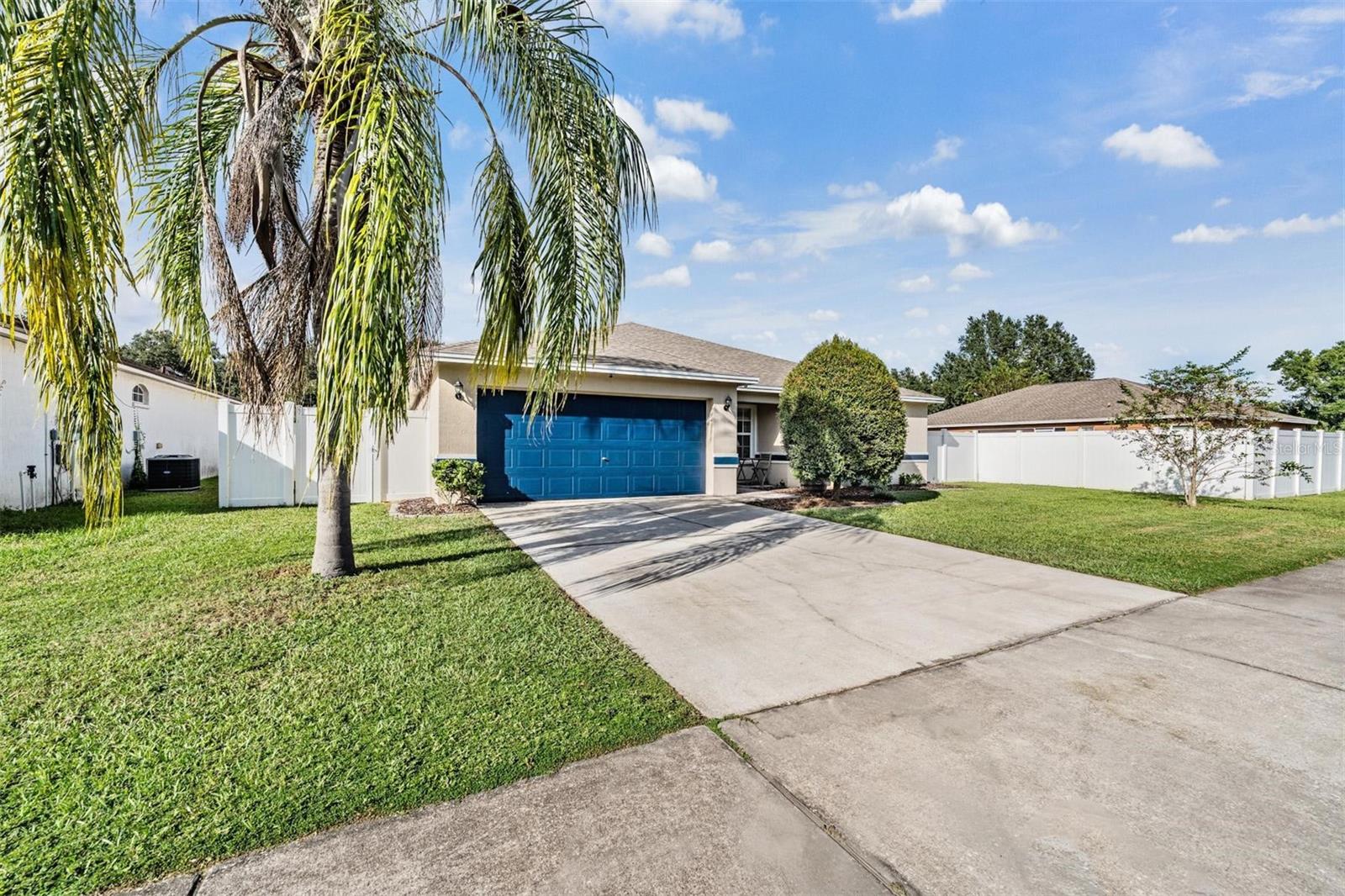 WINSTON MANOR - Residential