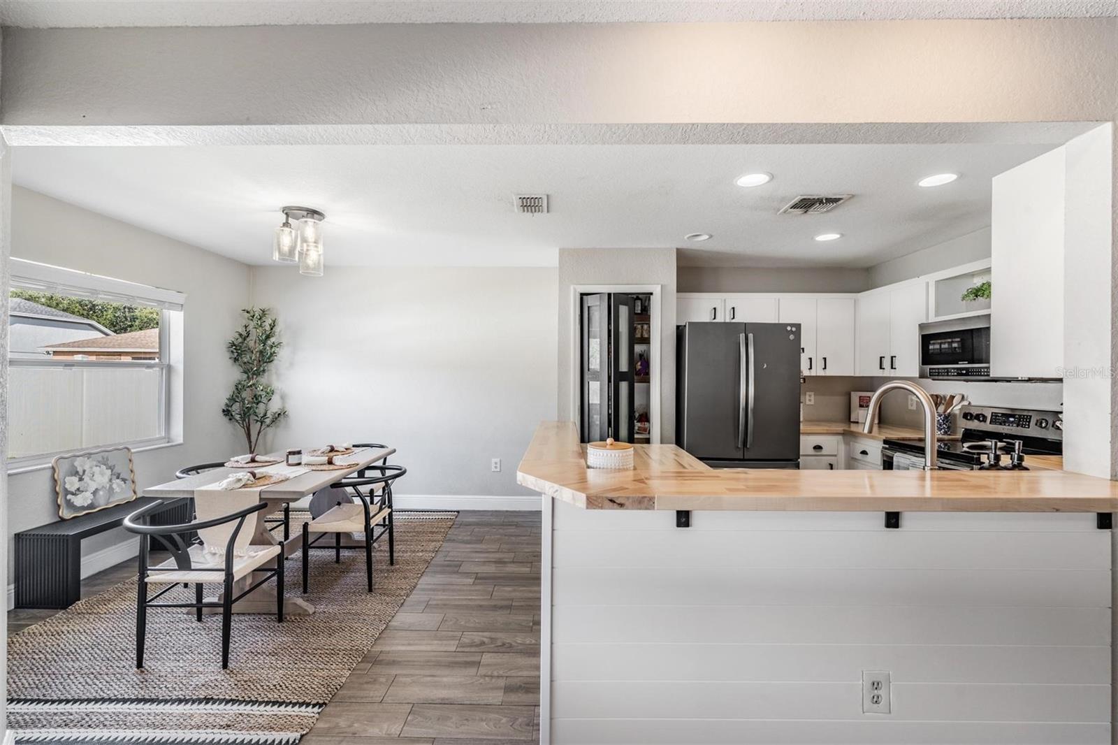 WINSTON MANOR - Residential