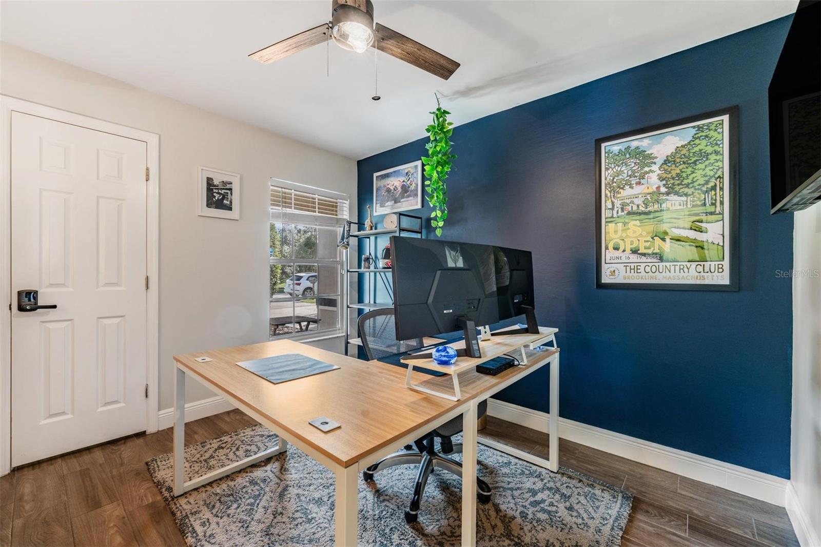 WINSTON MANOR - Residential