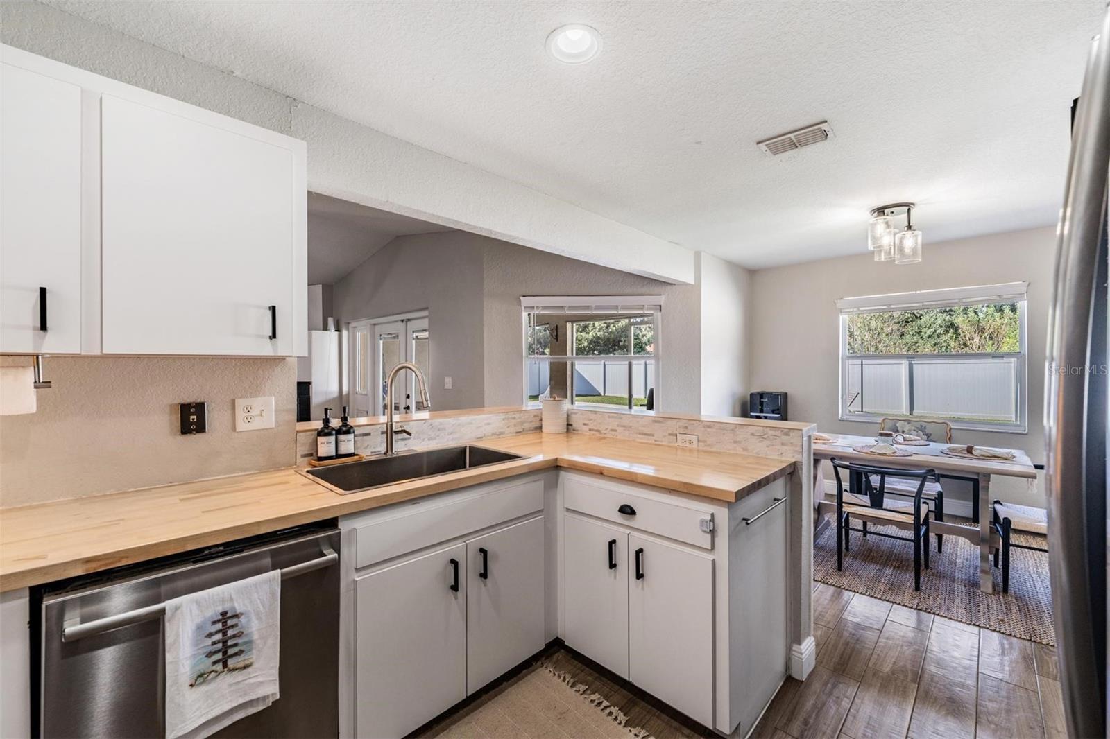 WINSTON MANOR - Residential