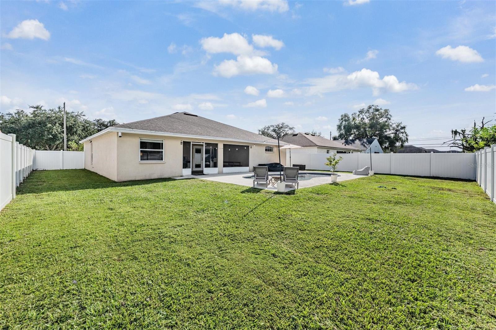 WINSTON MANOR - Residential