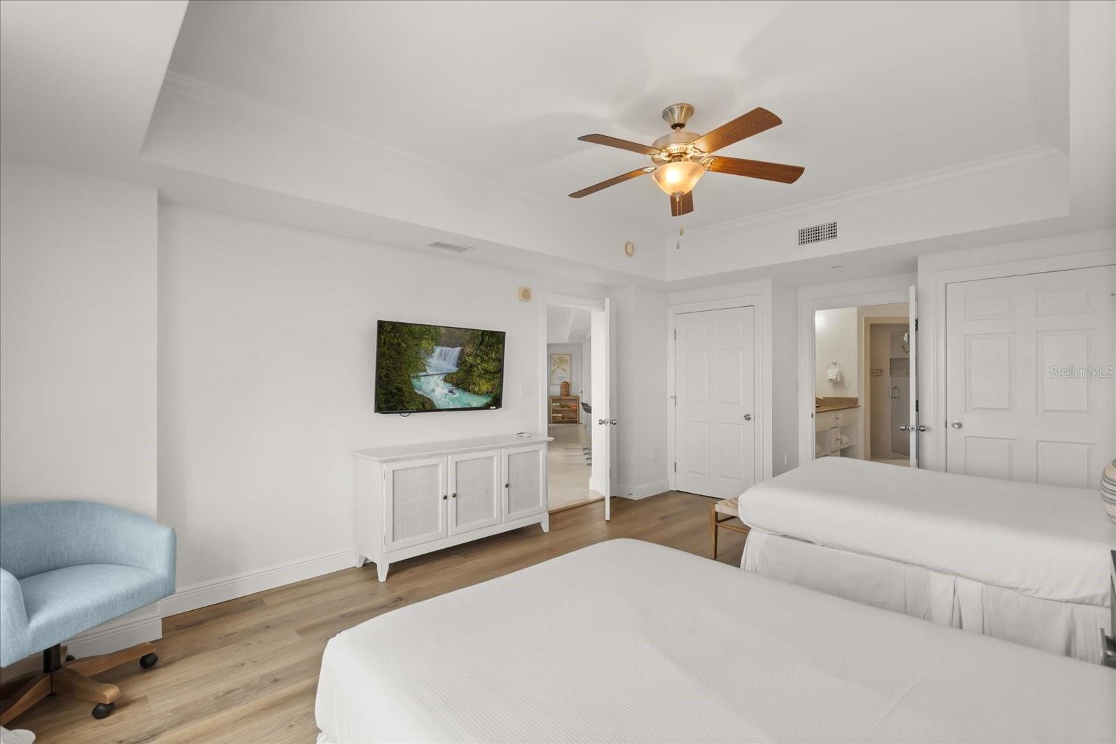 REUNION GRANDE CONDO - Residential