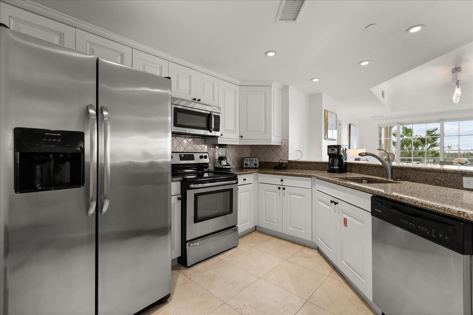 REUNION GRANDE CONDO - Residential