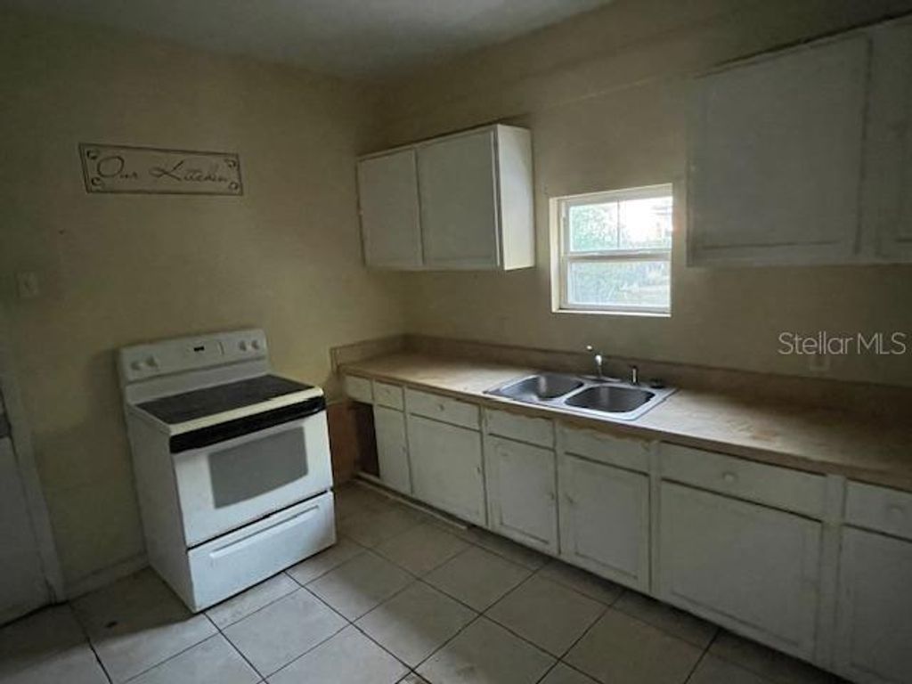 Photo of 1006 E 17th Avenue, Tampa, FL 33605 (MLS # TB8442990)