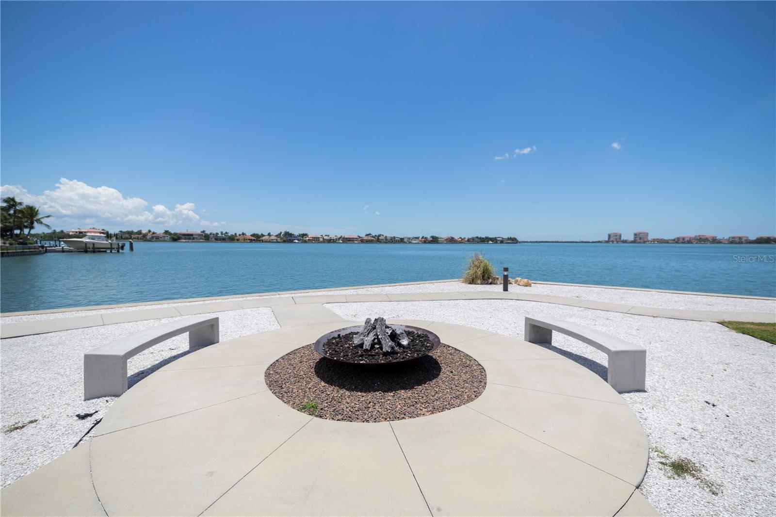 BAYWAY ISLES POINT BRITTANY SIX - Residential