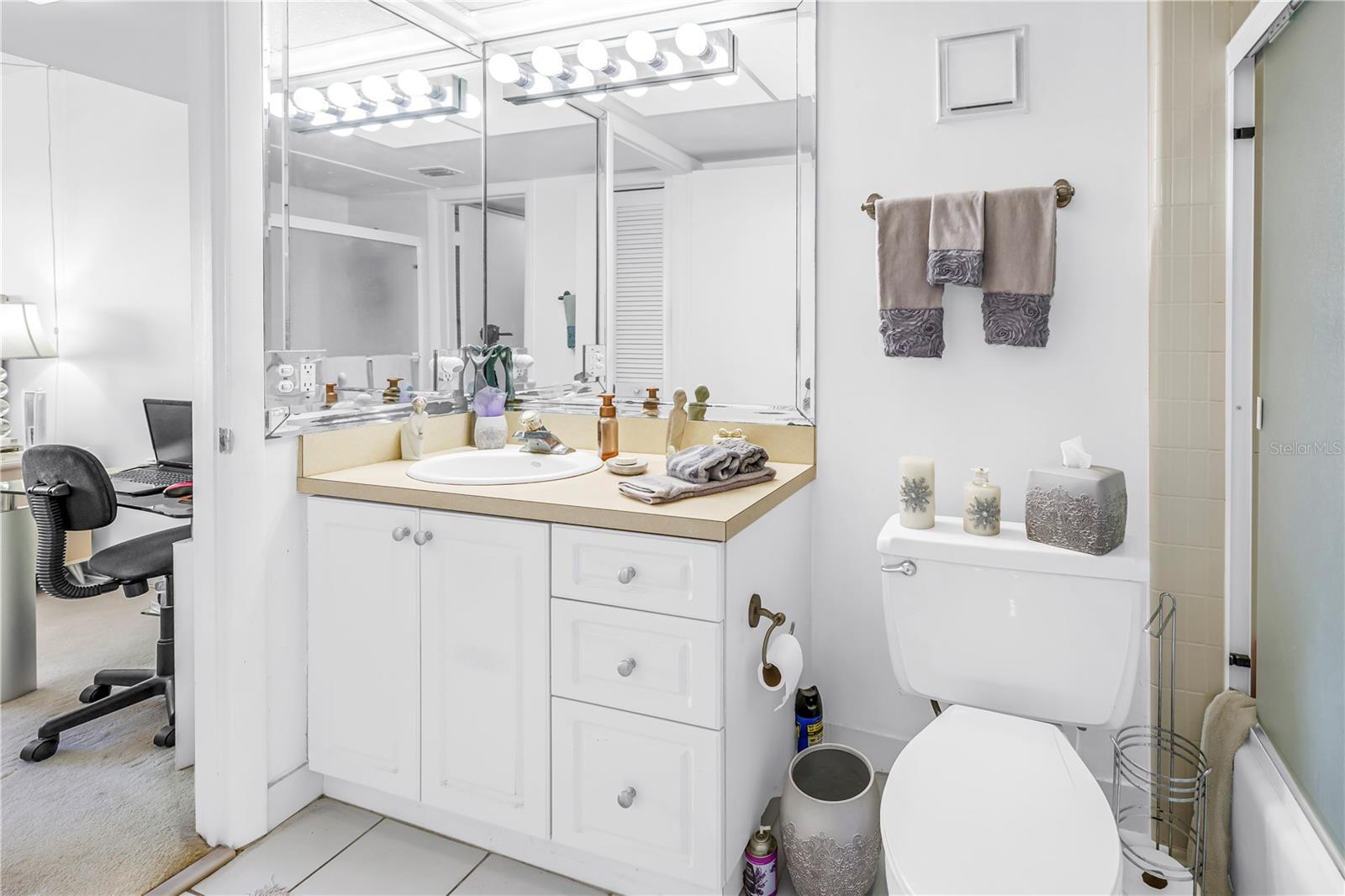 BAYWAY ISLES POINT BRITTANY SIX - Residential