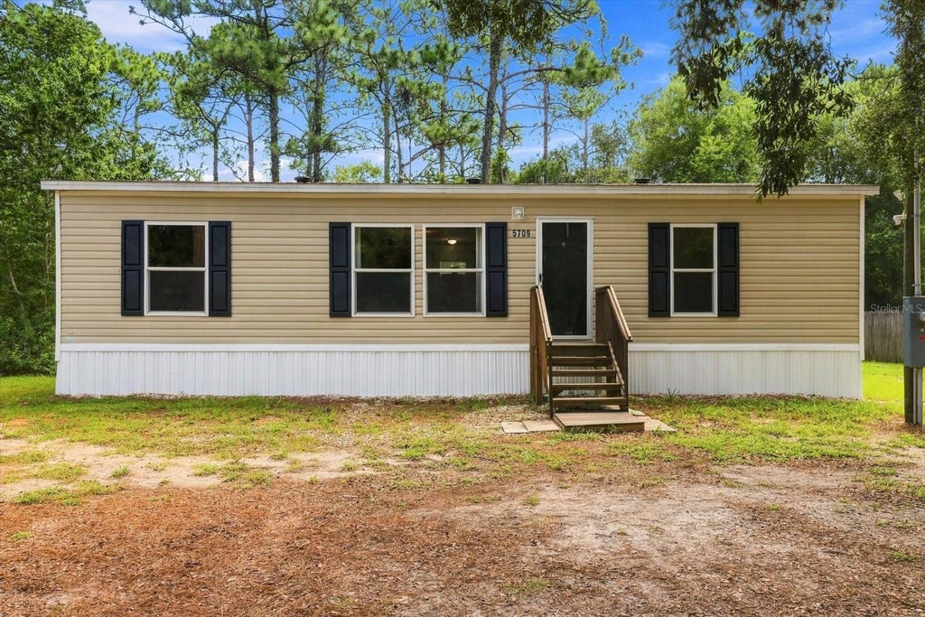 Photo of 5709 S Leopard Point, Homosassa, FL 34446 (MLS # TB8548516)