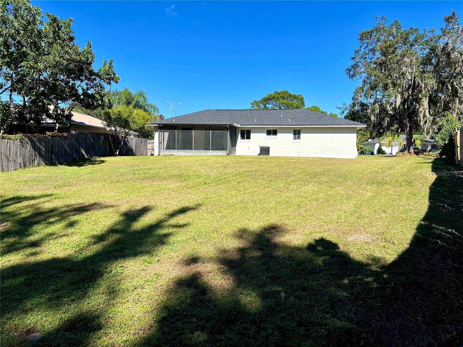 SKY LARK IN THE WOODS - Residential