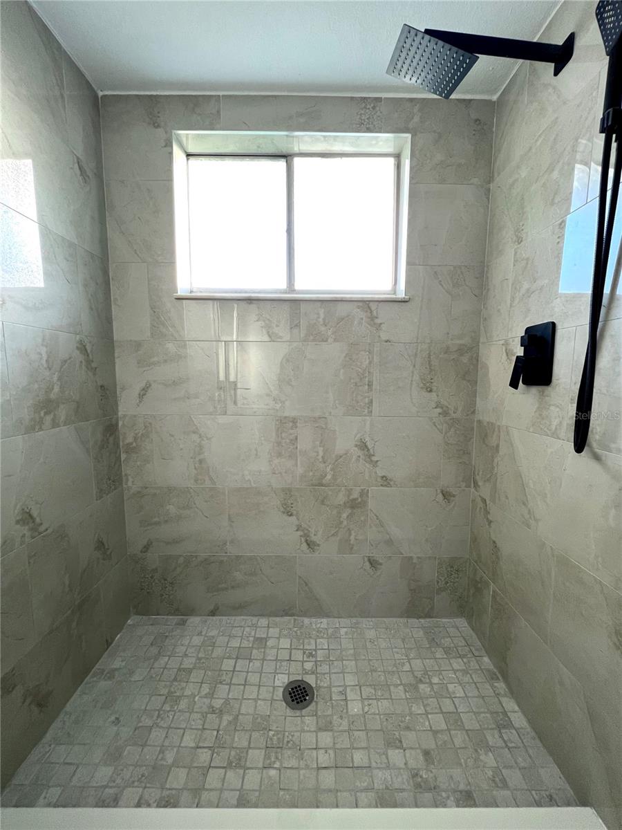 SKY LARK IN THE WOODS - Residential