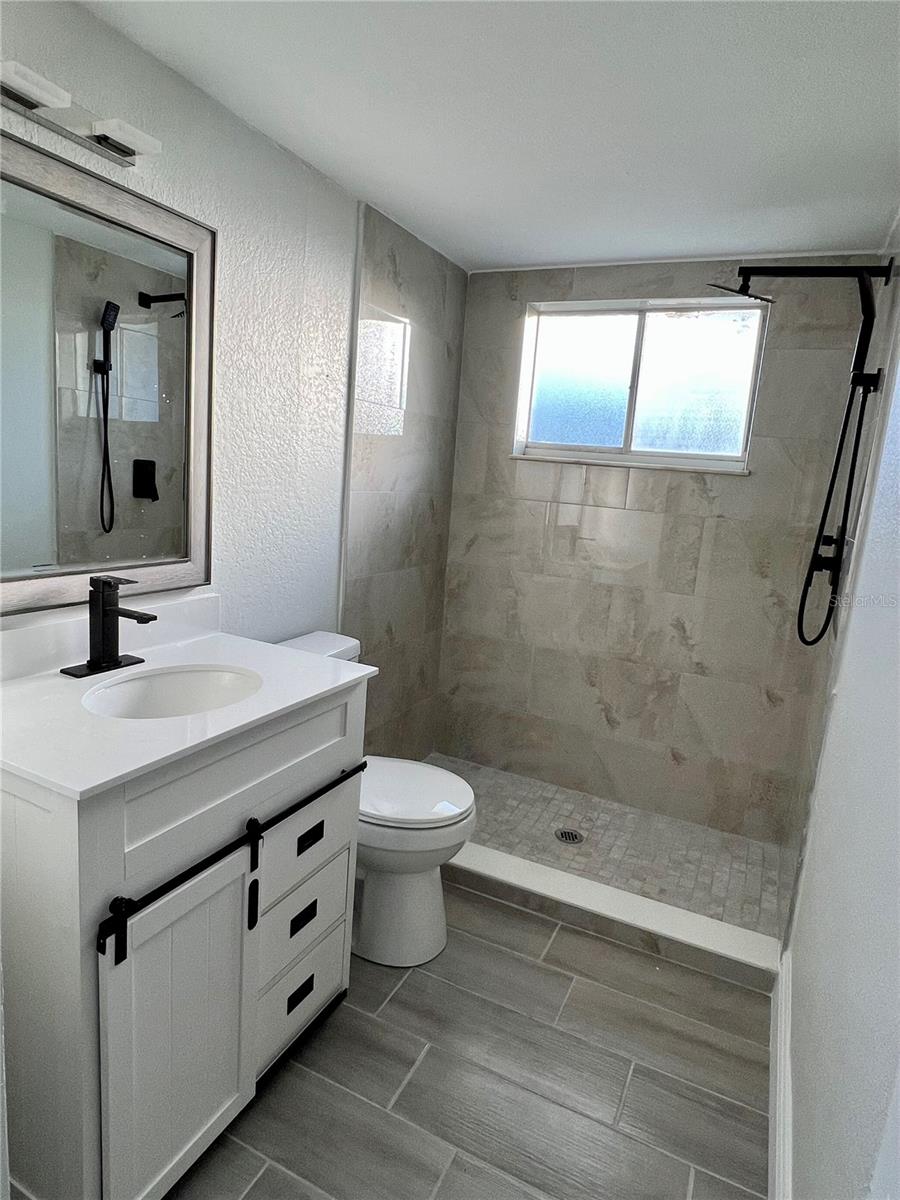 SKY LARK IN THE WOODS - Residential