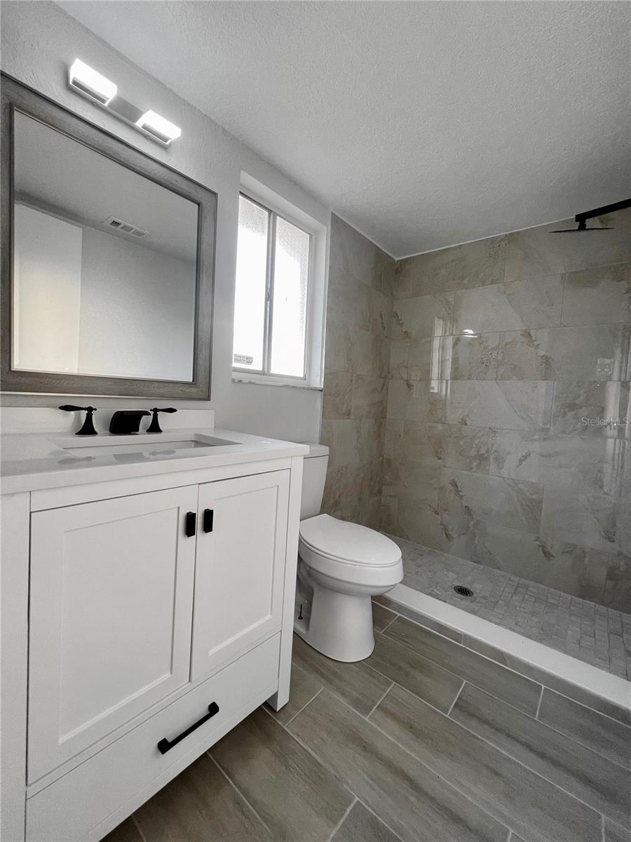 SKY LARK IN THE WOODS - Residential