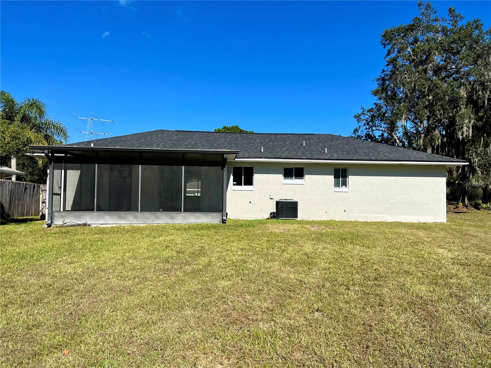 SKY LARK IN THE WOODS - Residential