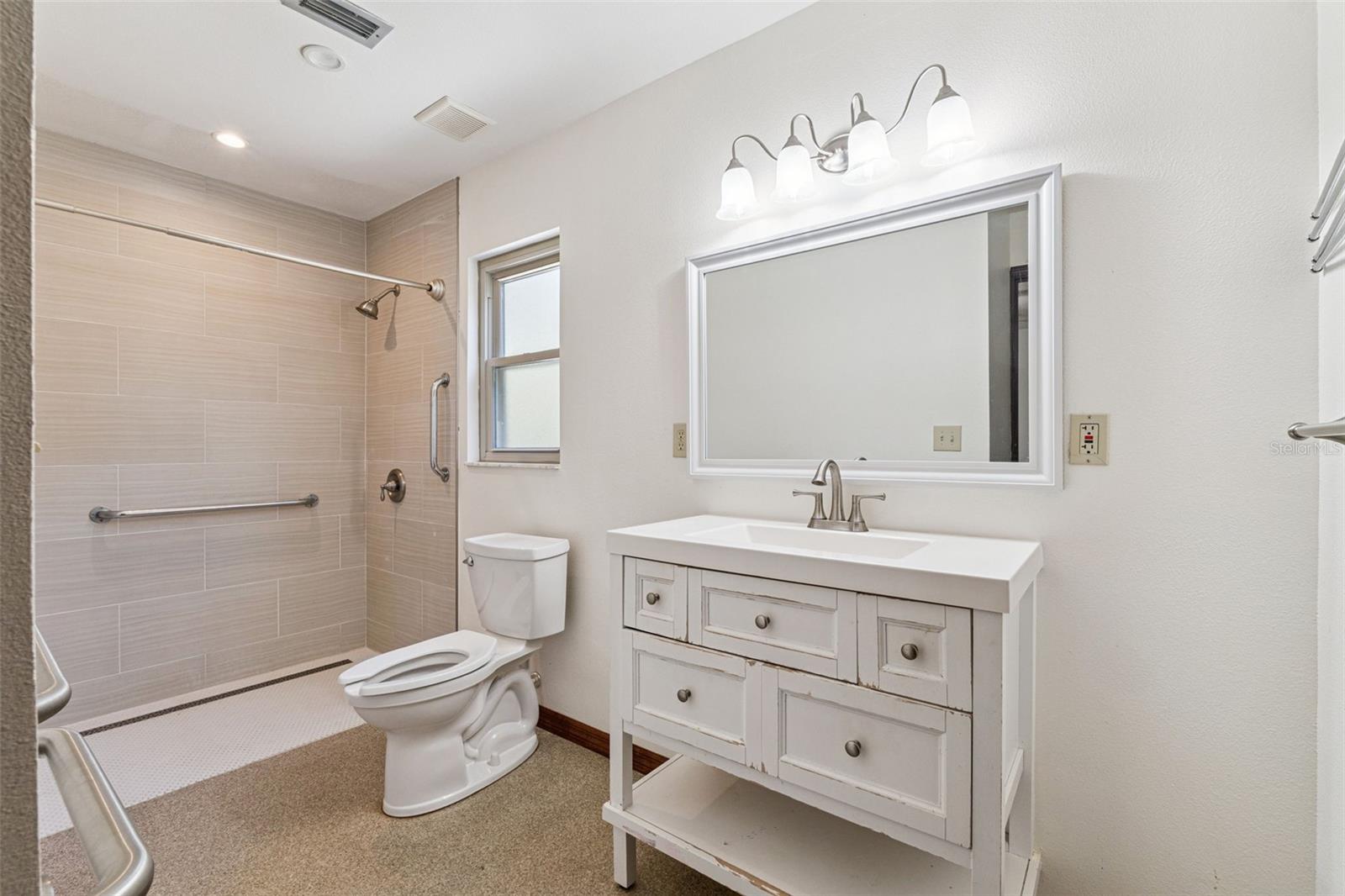 RIVER WOODS 5 ACRE DEV - Residential