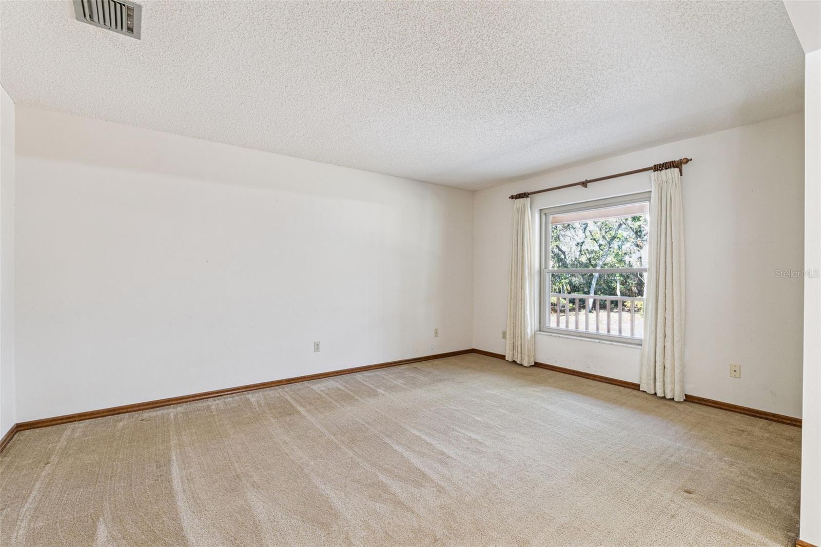 RIVER WOODS 5 ACRE DEV - Residential