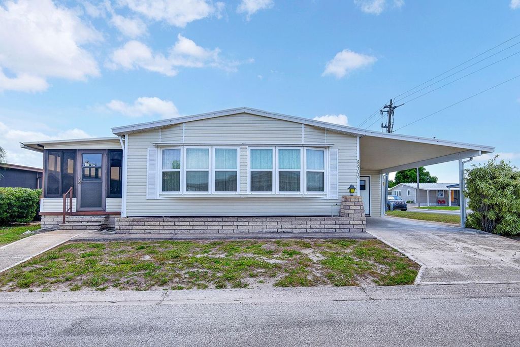 Photo of 8906 31st Avenue E, Palmetto, FL 34221 (MLS # A4692757)