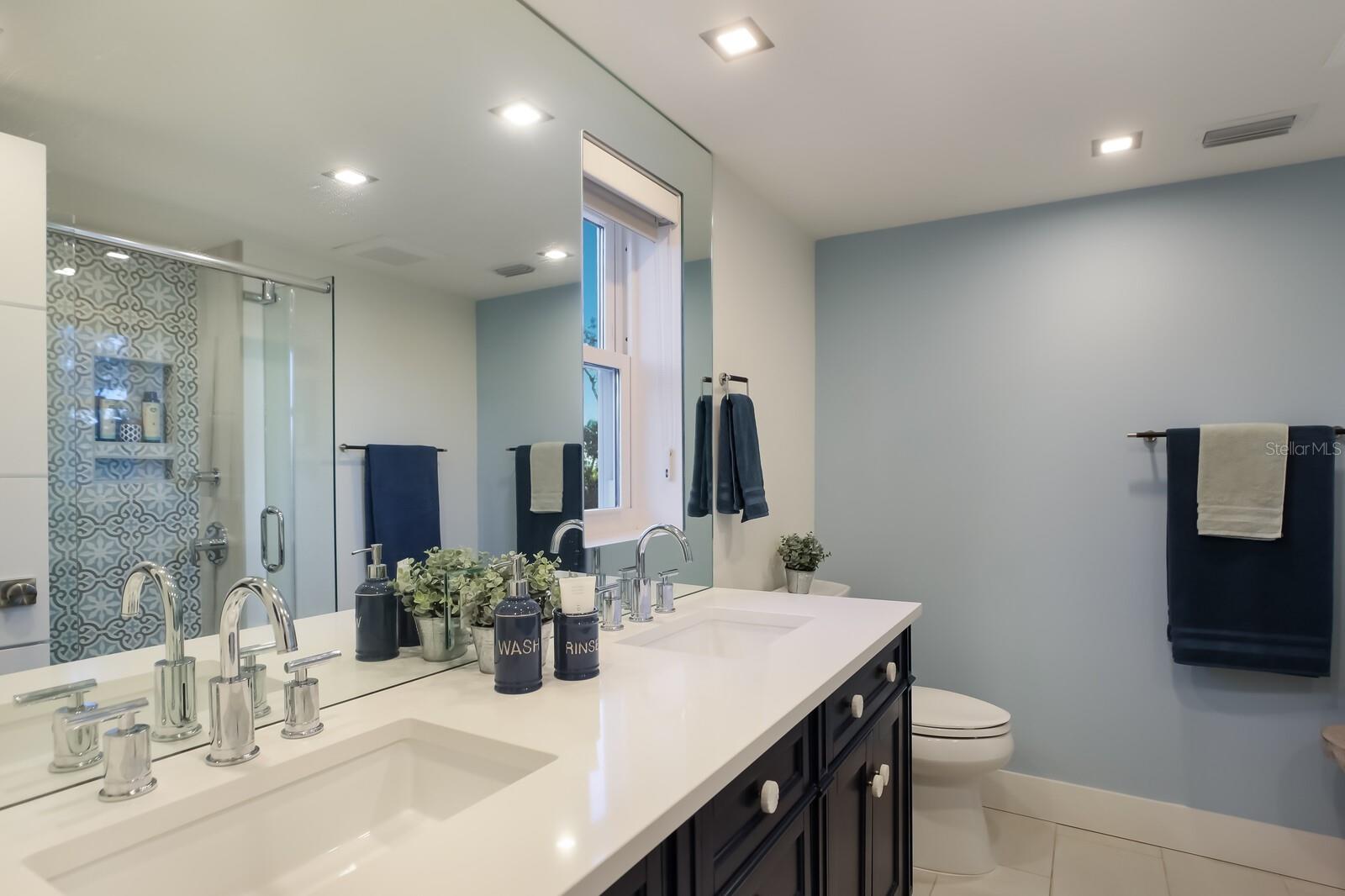 ROYAL ST ANDREW - Residential