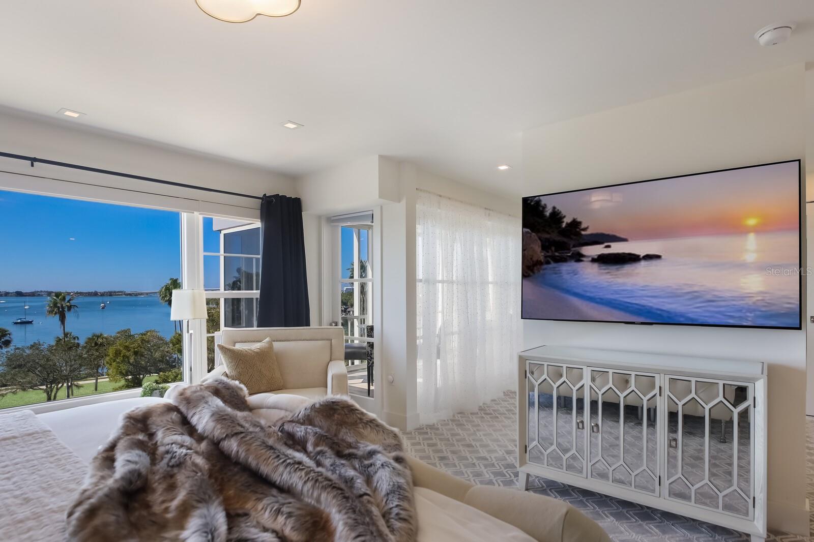 ROYAL ST ANDREW - Residential