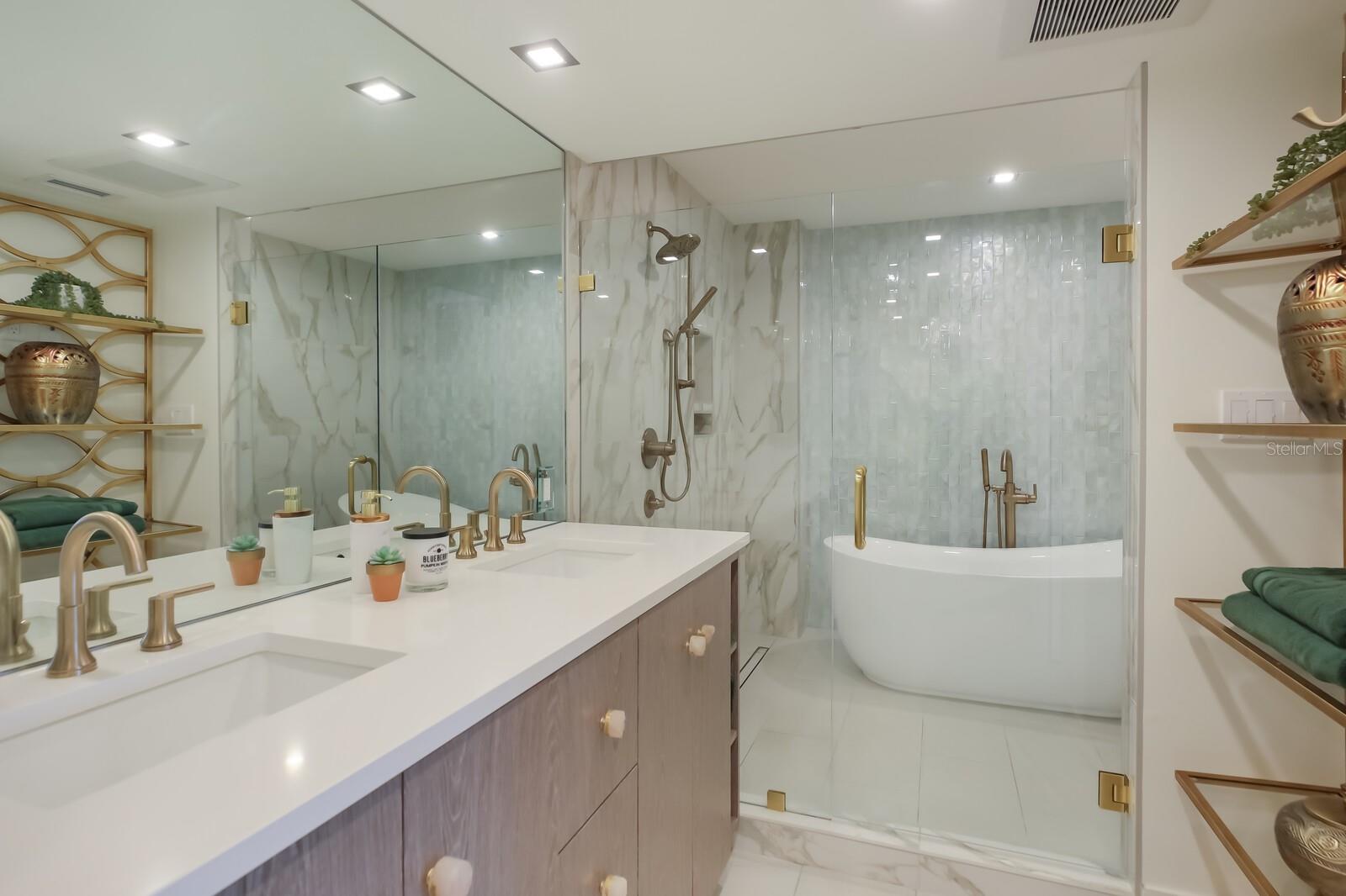 ROYAL ST ANDREW - Residential