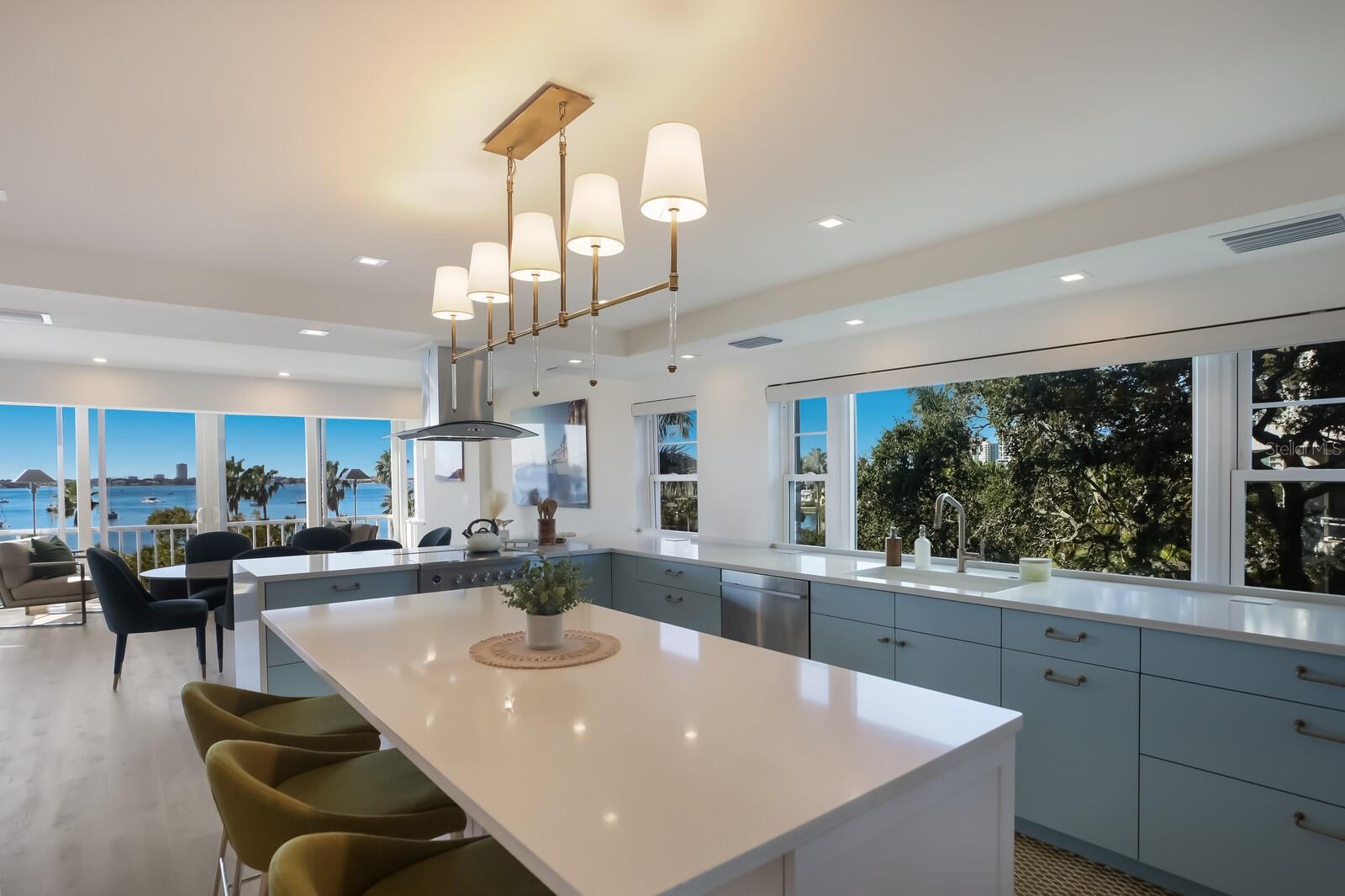 ROYAL ST ANDREW - Residential