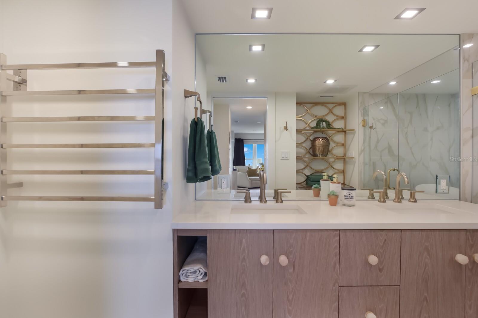 ROYAL ST ANDREW - Residential