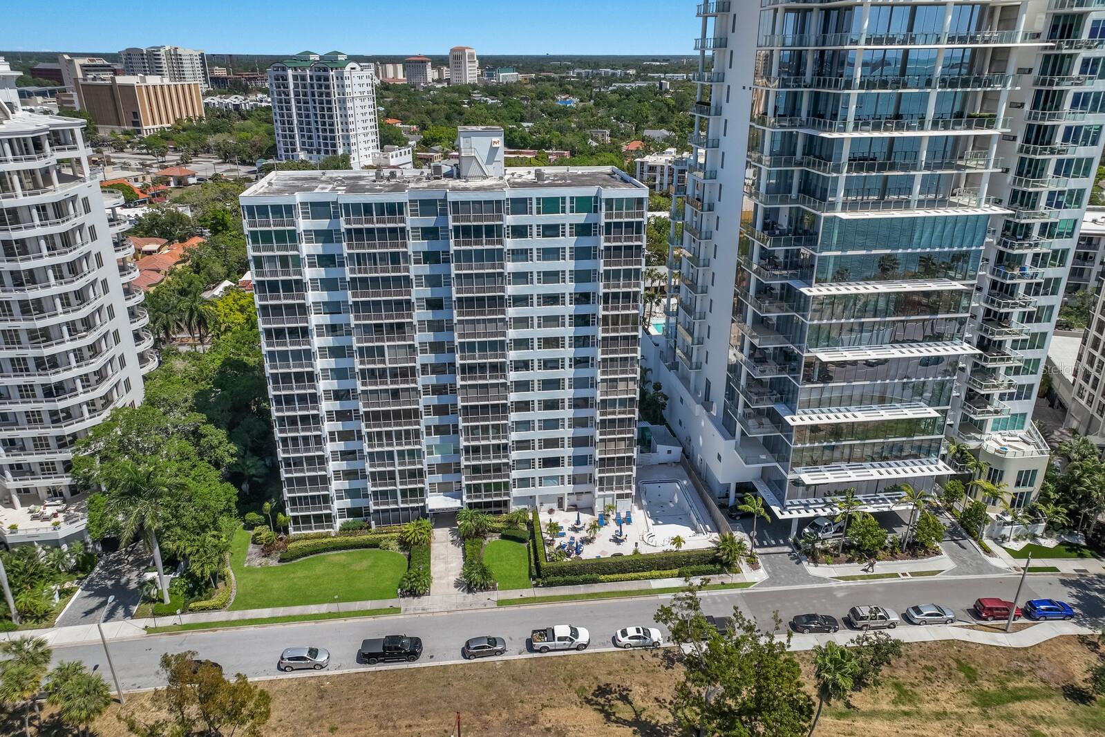 ROYAL ST ANDREW - Residential