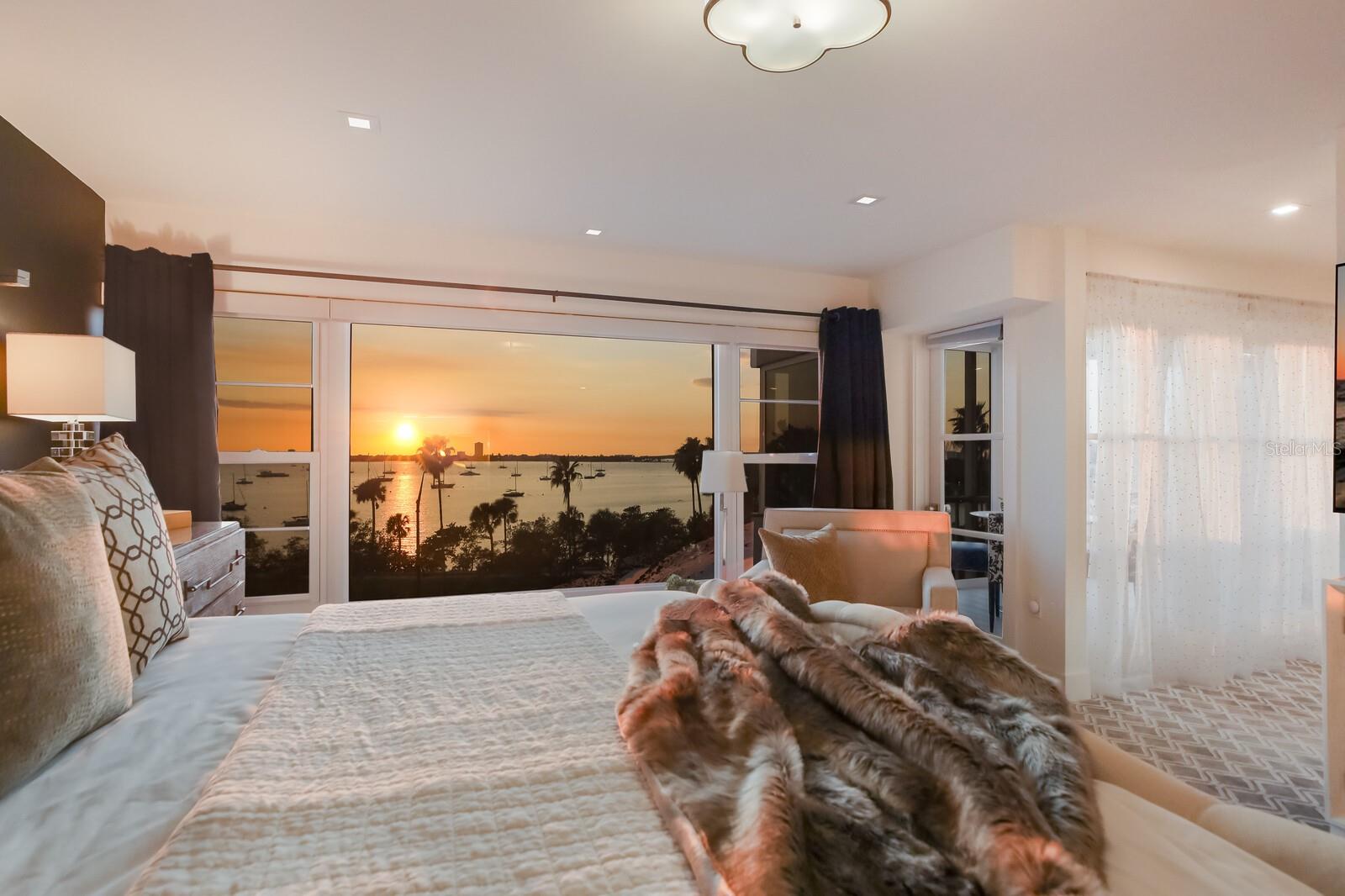 ROYAL ST ANDREW - Residential