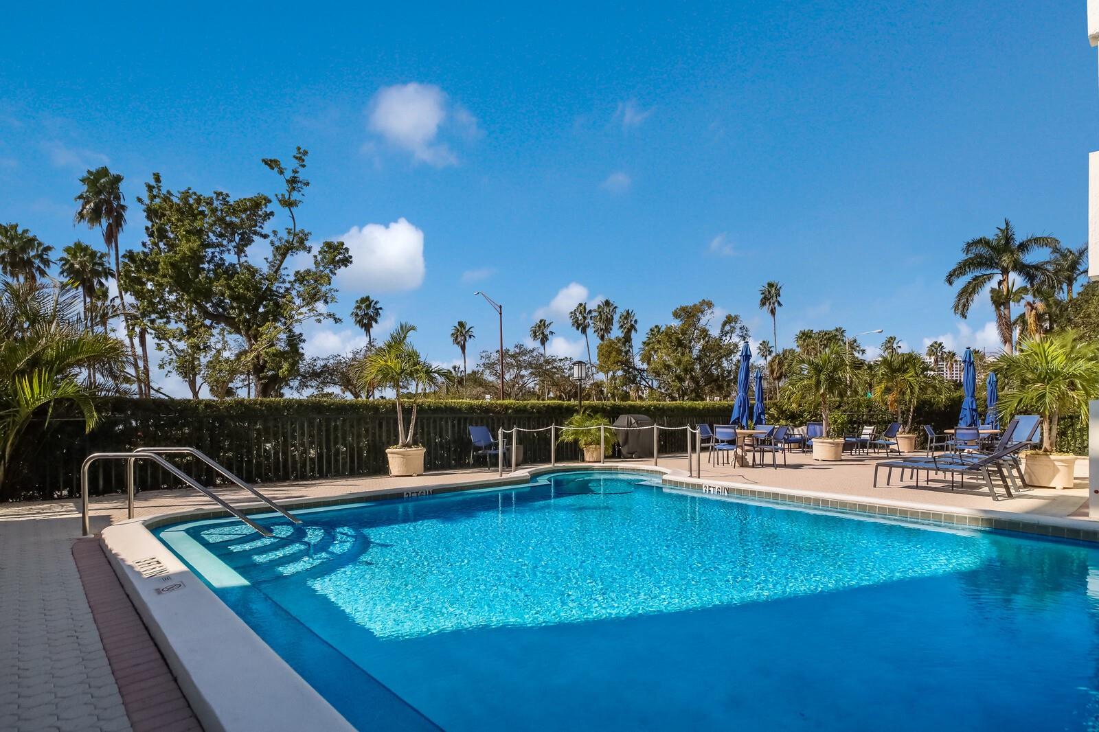 ROYAL ST ANDREW - Residential