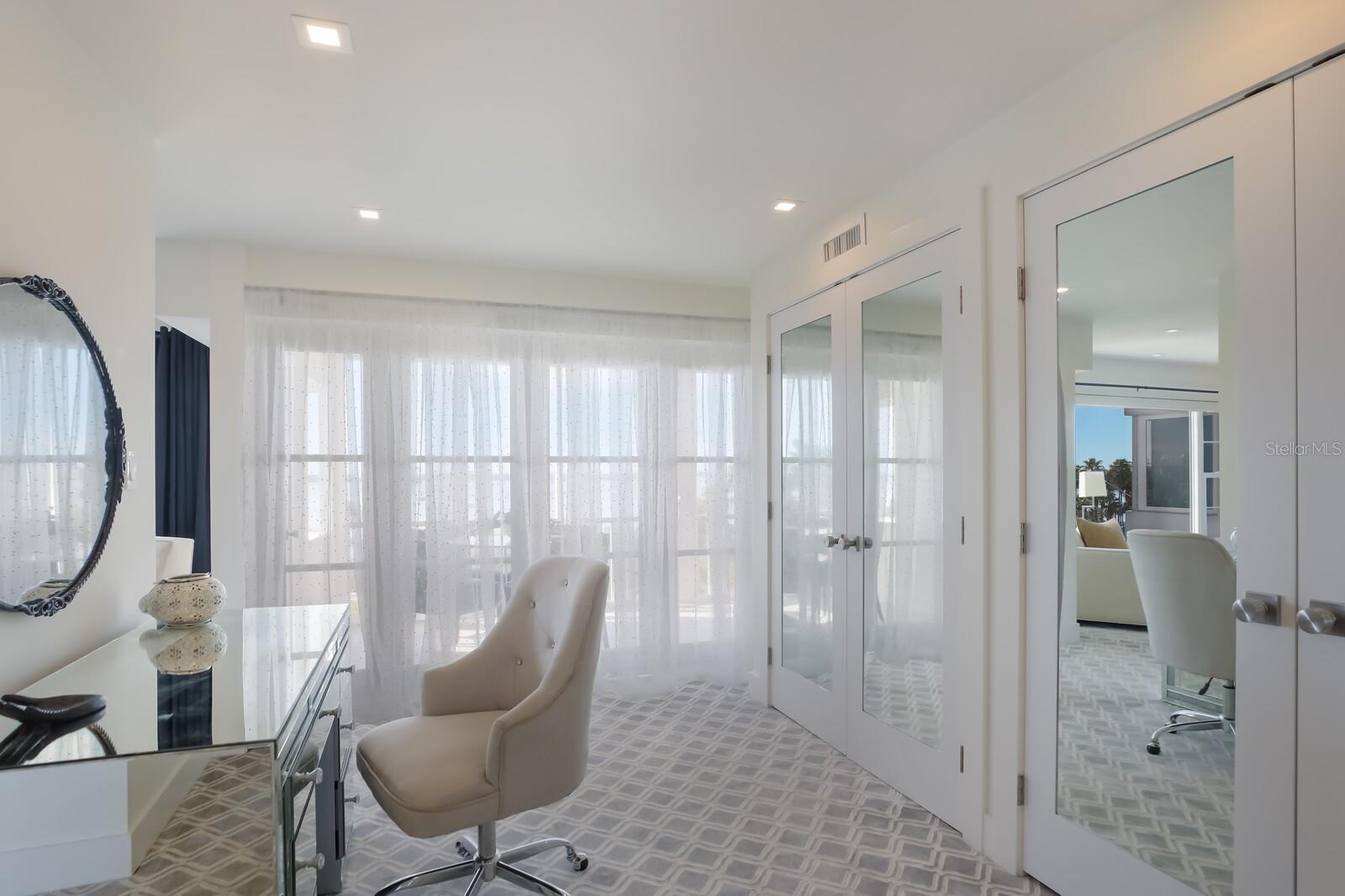 ROYAL ST ANDREW - Residential