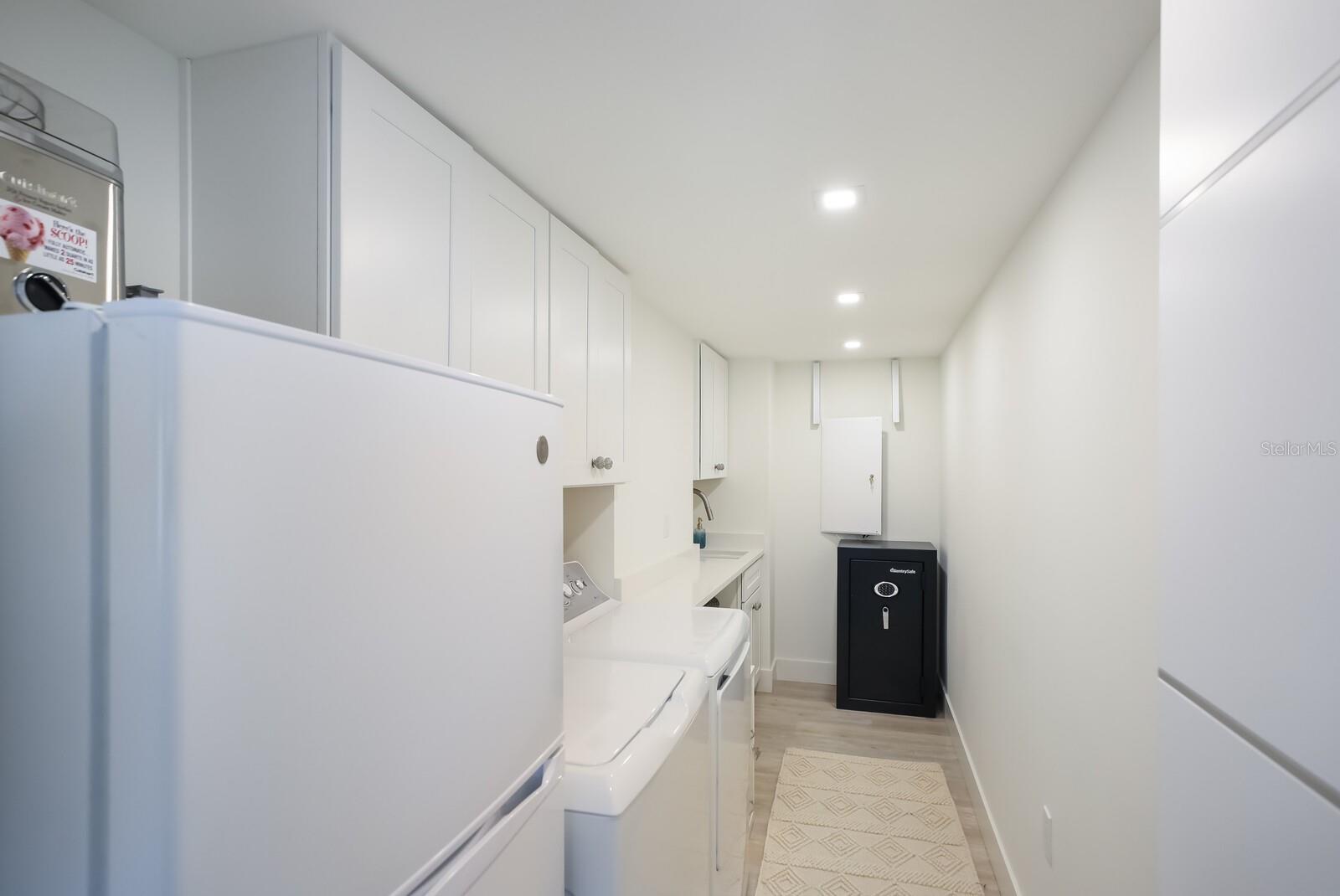 ROYAL ST ANDREW - Residential