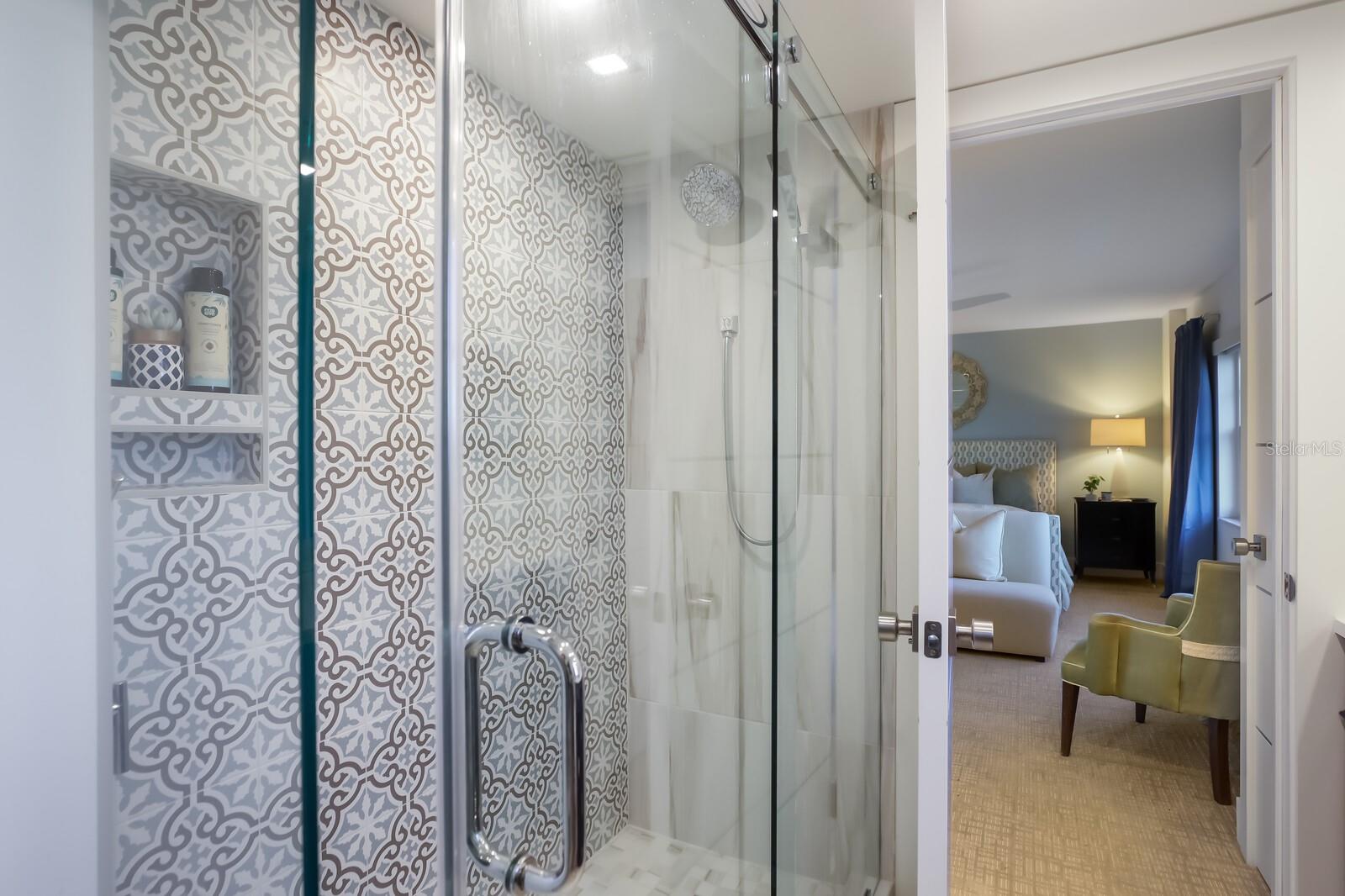 ROYAL ST ANDREW - Residential