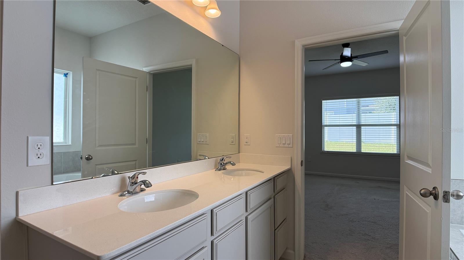 ASTONIA - Residential Lease