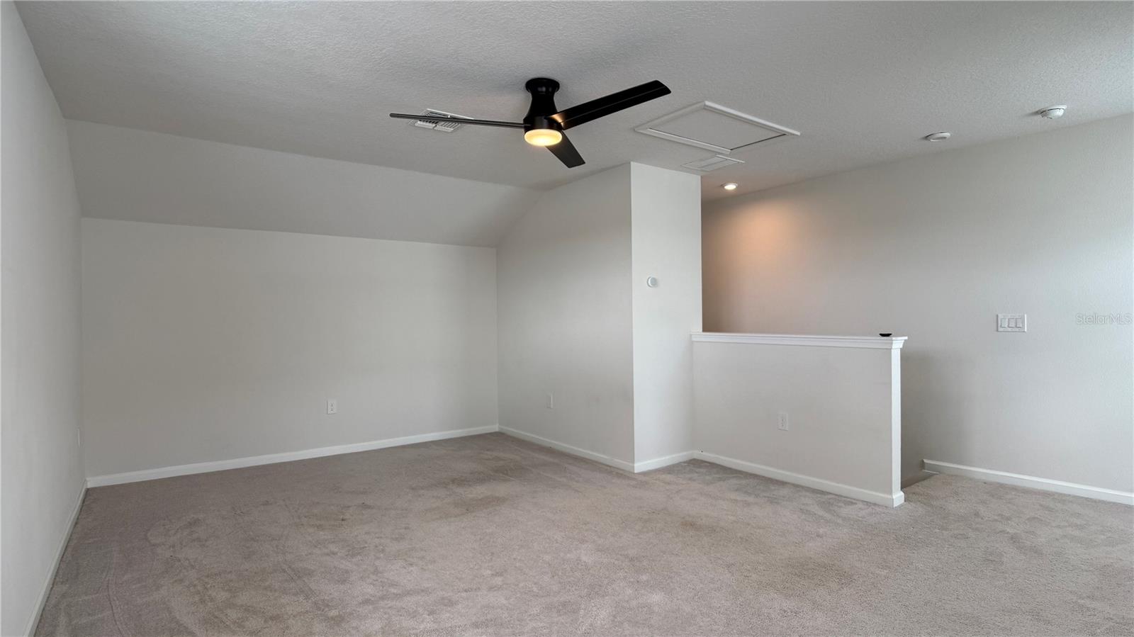 ASTONIA - Residential Lease